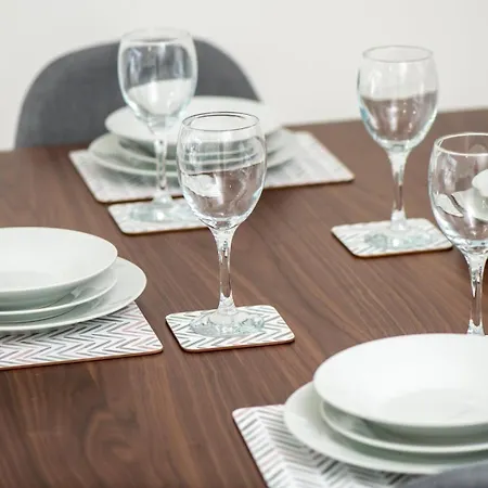 شقة Guestready - Modern Near Etihad Stadium