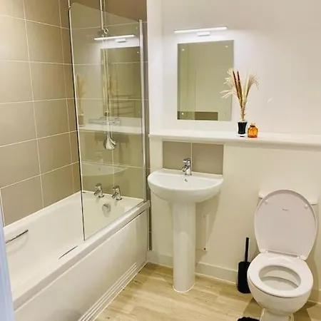 1 Big Stunning Bedroom In An Central To Piccadilly, Mancity Stadium, And Coop Live