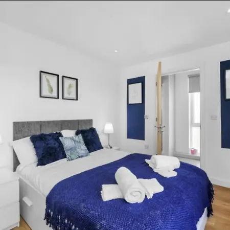Stunning 3-bedroom Flat With Parking Appartement Manchester