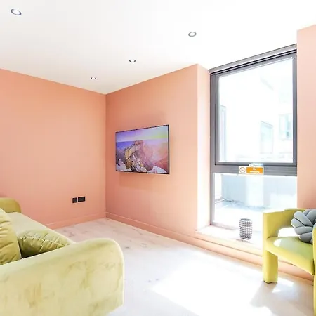 Sunset By The Heim Residences 맨체스터