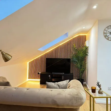 Sophisticated & Stylish Flats Near Airport * Manchester