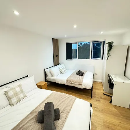 Sophisticated & Stylish Flats Near Airport * Manchester