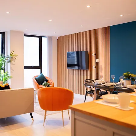 Stunning 3 Bedroom *