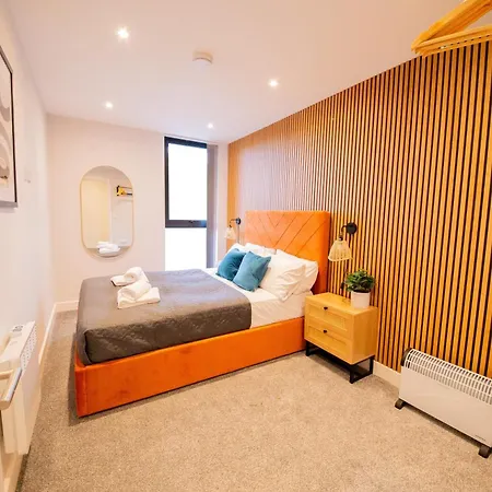 Stunning 3 Bedroom Appartamento