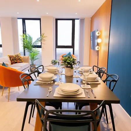 Stunning 3 Bedroom *