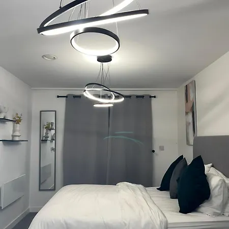 Bed2bathroom - 10minutes From Citycentre & Quays * Манчестер