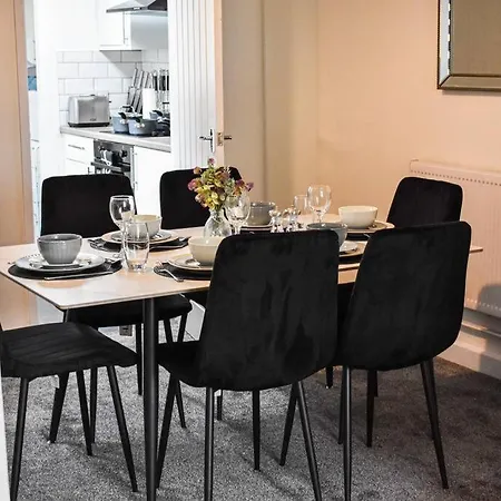 Stylish & Vibrant 2 Bedroom 曼彻斯特