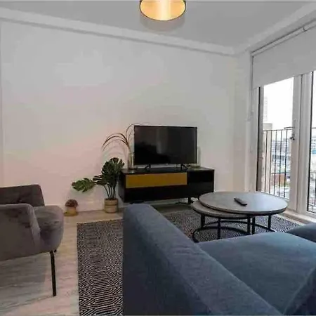 شقة Cosy 2bed Penthouse, Mcr, Salford مانشستر