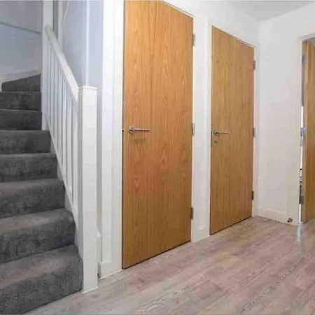 Cosy 2bed Penthouse, Mcr, Salford * مانشستر