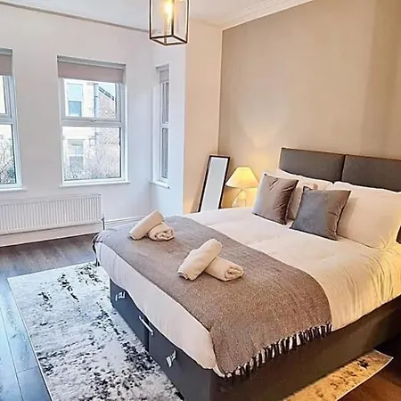 בית נופש Stunning Luxury Spacious - 5 Bedrooms - Rest & Recharge In