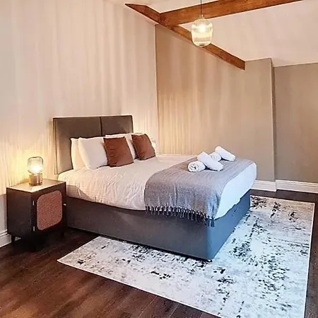 בית נופש Stunning Luxury Spacious - 5 Bedrooms - Rest & Recharge In