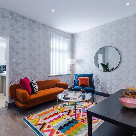 Funky 3 Bed House - Salford