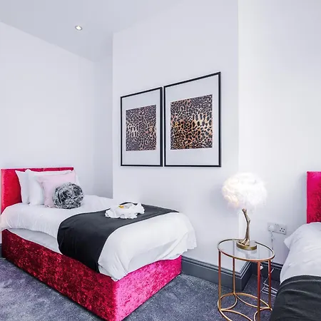 Funky 3 Bed House - Salford * Manchester