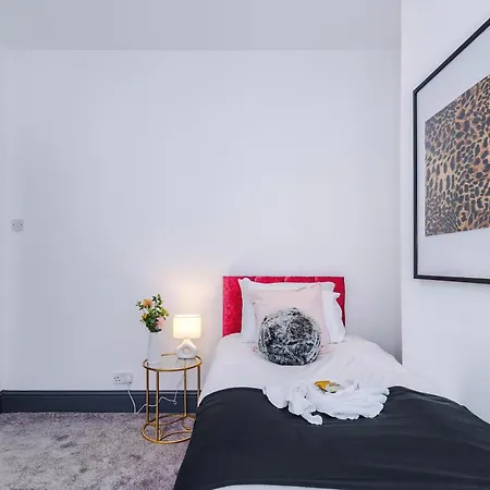 Funky 3 Bed House - Salford * Manchester