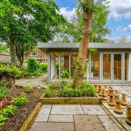 Garden In Hidden Oasis, - Pass The Keys