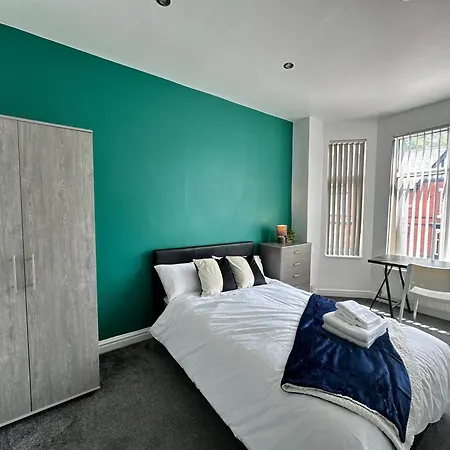 Daisybank Co-living - Private Self-cater * Μάντσεστερ