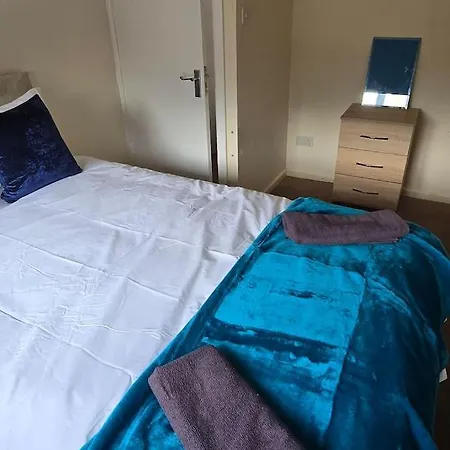 Eastpark 5 Bdrms Walk To O2 Apollo And بيت للعطل مانشستر