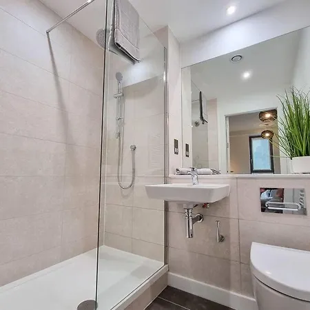 4 Bed Townhouse Piccadilly Free Parking * Manchester