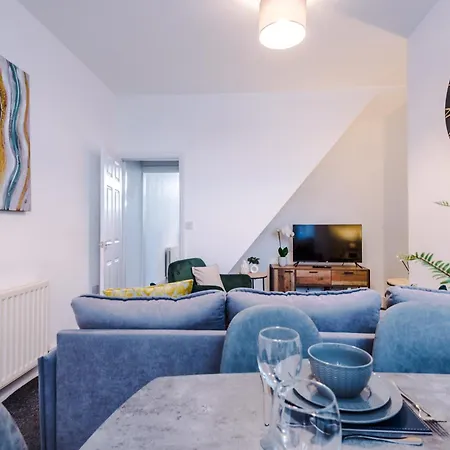 Sleek And Stylish 3 Bedroom Manchester