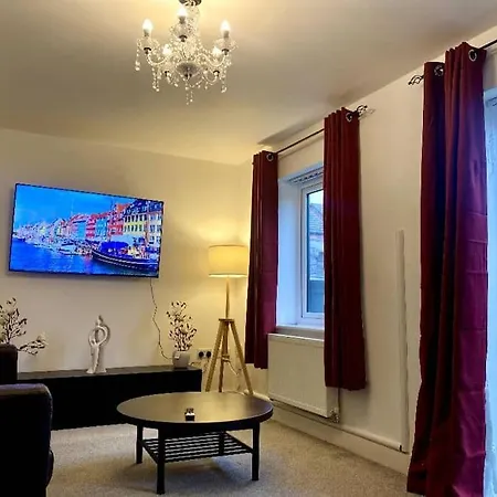 Uniquejoe - 3 Bedroom Appartement *