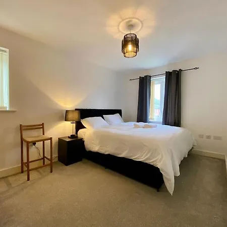 Uniquejoe - 3 Bedroom Appartement *