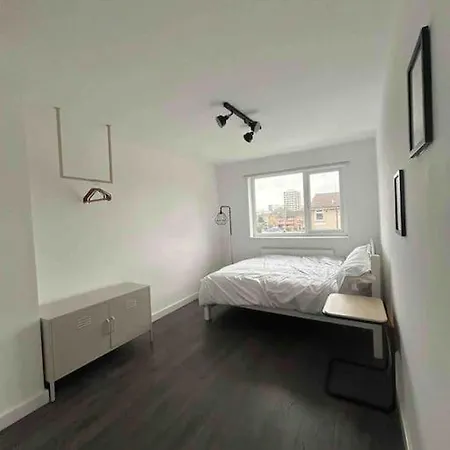 Your Manga House Near Coop Live Ethihad Apartamento