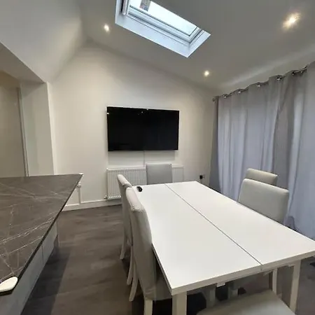 Your Manga House Near Coop Live Ethihad Apartamento *