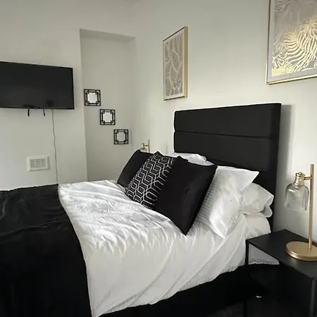 Near Etihad And Coop Live, Free Parking 3 Bed House Nyaraló Manchester