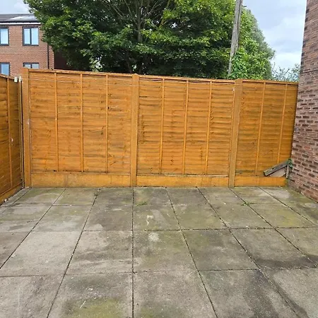 Eastpark 5 Bdrms Walk To O2 Apollo And بيت للعطل مانشستر