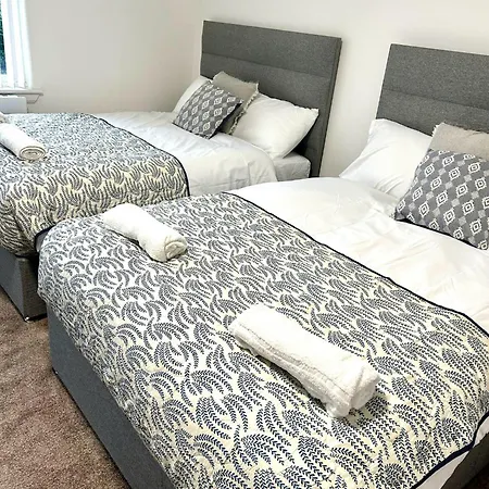 Failsworth 4 - Free Parking ,group Stay, Contractors *