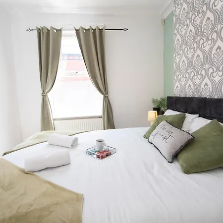 The Upside Down House Near Coop Live Arena , Etihad And Mcr Centre * Manchester