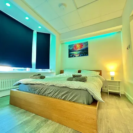 Lux Super King Private Bath Mediacity, Mufc, Salford * Manchester