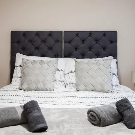 Modern 2bd In *