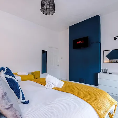 Dom wakacyjny Spacious 3-bed In By 53 Degrees Property, Ideal For Business & Long-term - Sleeps 9! *