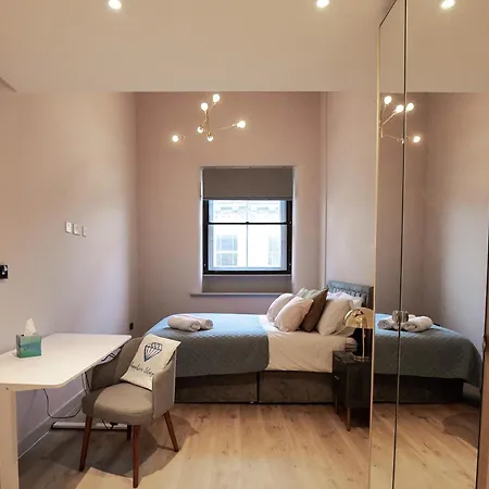 M1 Centre 3 Bed 3 Bath Luxe Penthouse * مانشستر