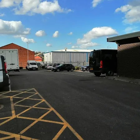 Δωμάτια σε οικογενειακή κατοικία Savoy Court