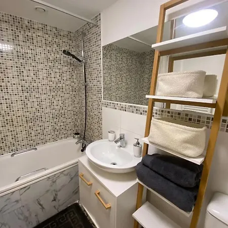 Apartment Prime Location Near City-trafford Centre-stadium 2bed Manchester