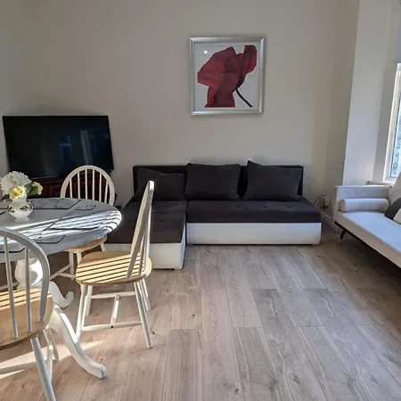 Apartment Entire 2 Bedroom Cosy Flat Near Centre Manchester