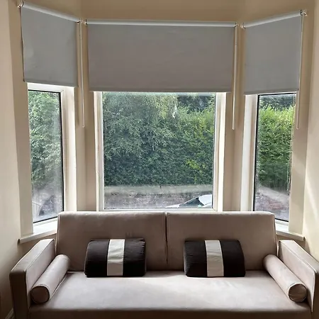 Apartment Entire 2 Bedroom Cosy Flat Near Centre Manchester
