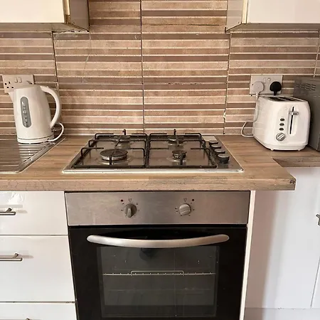 Apartment Entire 2 Bedroom Cosy Flat Near Centre Manchester