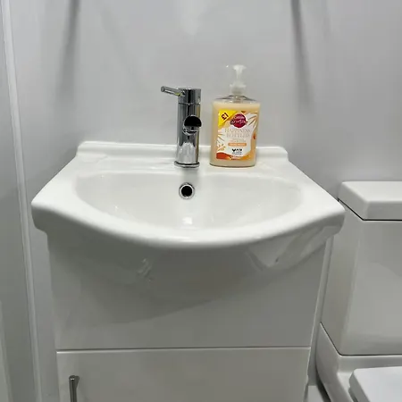 3 Beds - Airport- Old Trafford Stadium
