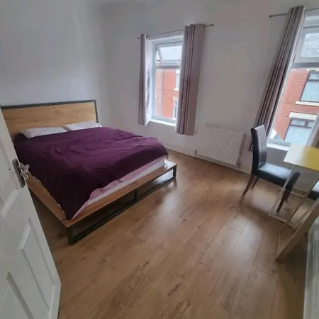 Double With Shared Bathroom Manchester