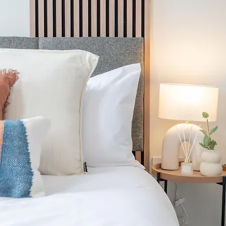 Apartment Modern Salford 3 Bedroom House, 3 Bathroom, Easy Access, Ideal For Contractors & Long - Nordstay *