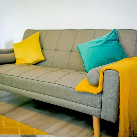 The Wynne House - 3 Bedroom Luxury House With 5 Beds & Free Parking Near Centre, And A Walking Distance To The Etihad Stadium & Coop Live Arena *