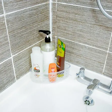 The Wynne House - 3 Bedroom Luxury House With 5 Beds & Free Parking Near Centre, And A Walking Distance To The Etihad Stadium & Coop Live Arena * Manchester