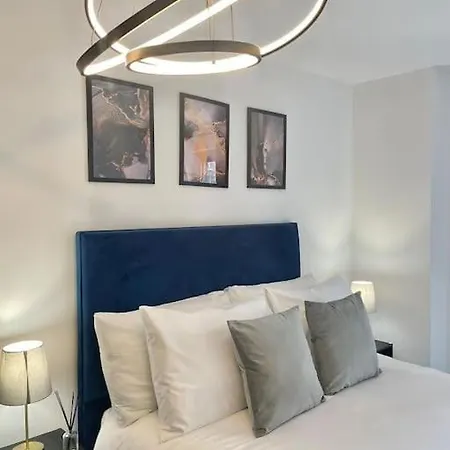Thewaterhouse - 2bed 2bathrooms Fits4 & Balcony Apartment *
