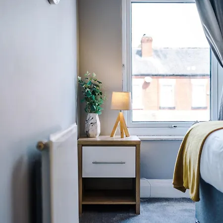 New! 3-bed Spacious In By 53 Degrees Property, Ideal For Groups, Free Parking! 펜션 *