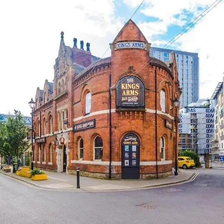 Modern 2br Near Centre - Free Parking Garage Manchester