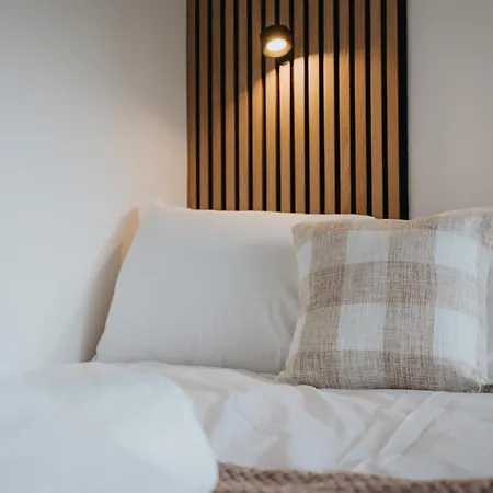 Scandi Loft Style - Sleeps 6 - Near Airport Apartamento Mánchester