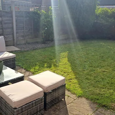 The Heart - Cosy 3 Bedroom House With Double Driveway And Garden In Feriehus Manchester